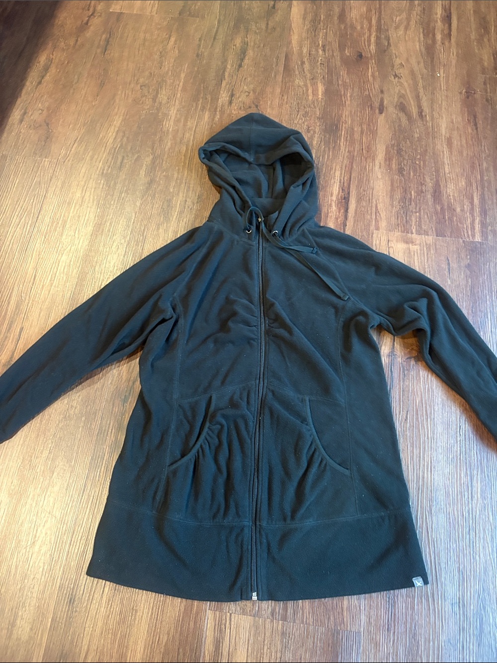 Women’s Eddie Bauer Black Fleece Hoodie. Puckered detail.